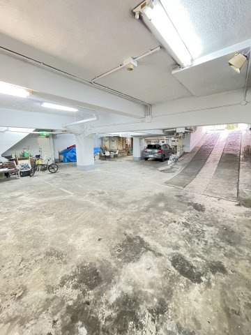 グランディア北野異人館通の駐車場