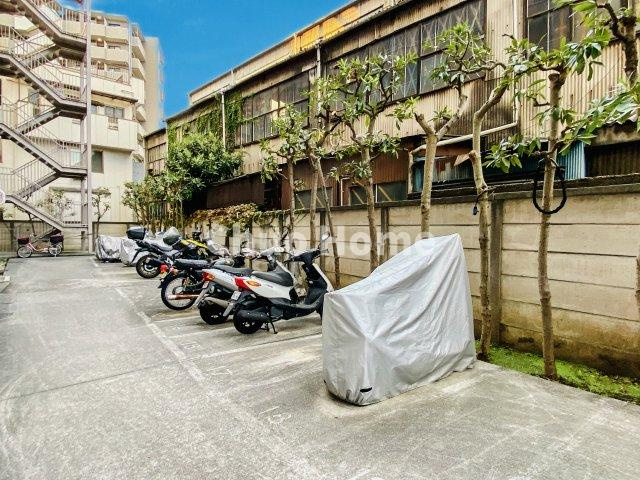 第2お花茶屋ダイヤモンドマンションの駐車場|【バイク置場】最新の空き状況や費用などの詳細は担当スタッフまでお問い合わせください。