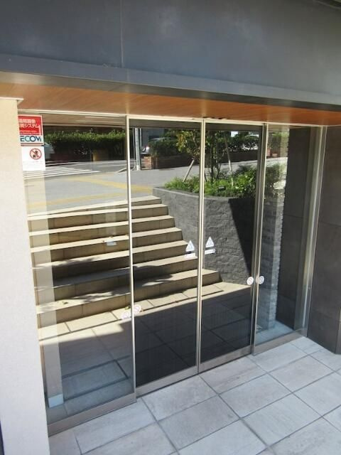 デュフレ南千住のエントランス