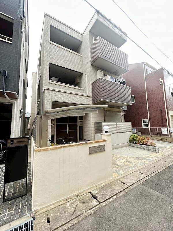 シャーメゾン新神戸の外観