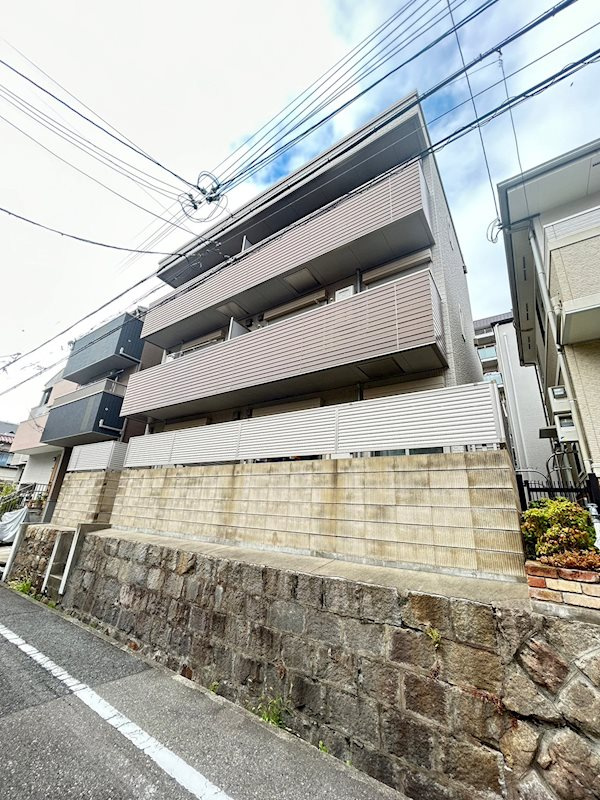 シャーメゾン新神戸の外観
