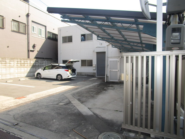 泉大津市森町２丁目の倉庫の駐車場