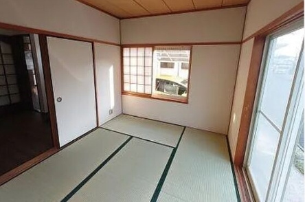中古戸建　岩出市中島の和室|明るい和室です