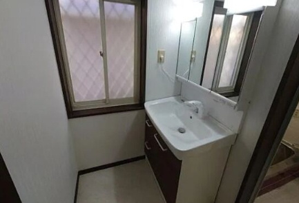 中古戸建　岩出市中島の独立洗面台|独立洗面化粧台が付いています