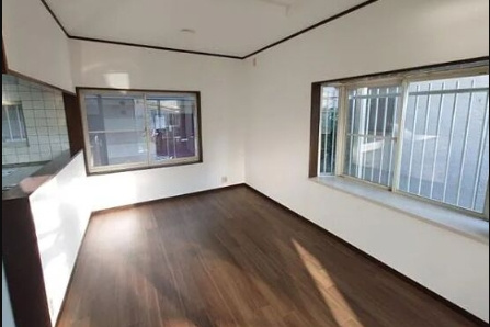 中古戸建　岩出市中島の居間・リビング|ゆったり過ごせるリビングです