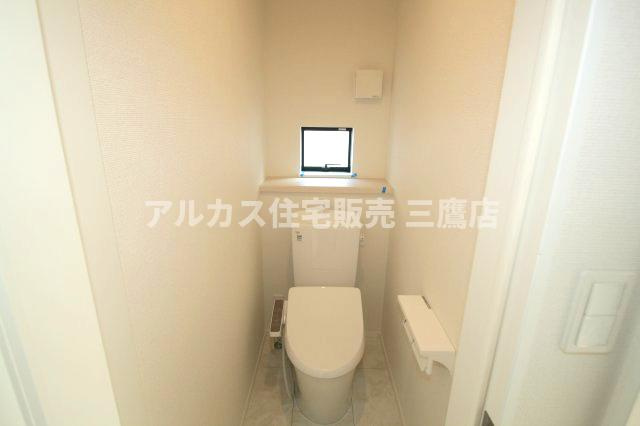 中央線 吉祥寺駅 バス13分 天神前停歩5分 三鷹市北野3丁目 新築戸建のトイレ