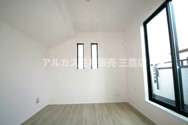 中央線 吉祥寺駅 バス13分 天神前停歩5分 三鷹市北野3丁目 新築戸建の洋室