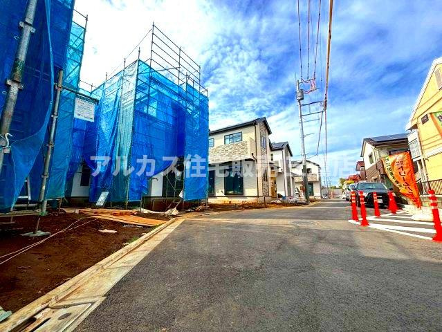 中央線 吉祥寺駅 バス13分 天神前停歩5分 三鷹市北野3丁目 新築戸建の前面道路含む現地写真