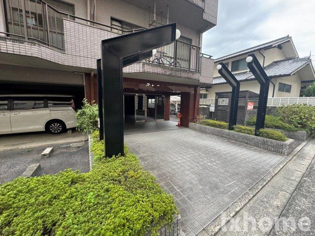 クレールのエントランス|ゆとりのあるエントランスです