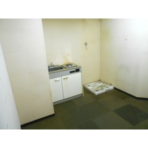 大阪市北区曾根崎新地１丁目の店舗事務所のキッチン