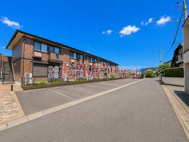 アヴニール合川のその他共用部分|シンプルで使いやすい玄関です