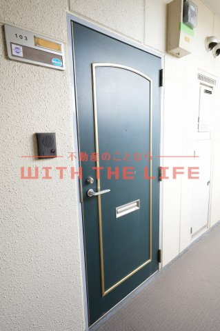 クラウンII津福【キャッシュバック対象物件】の玄関|落ち着いた玄関です