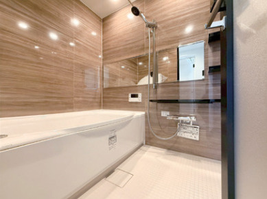 クアトロウーノ城北中央公園の浴室|新規交換のユニットバスで、心地よく一日の疲れを癒していただけます