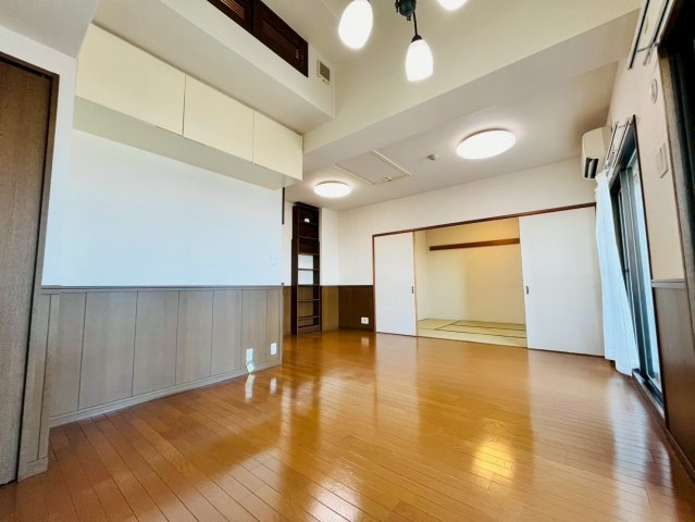 プレステージ垂水ジェームス山の居間・リビング