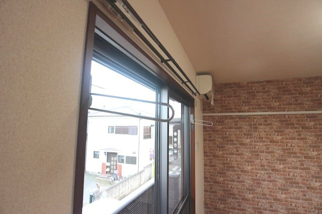 West Houseの設備|室内物干しです