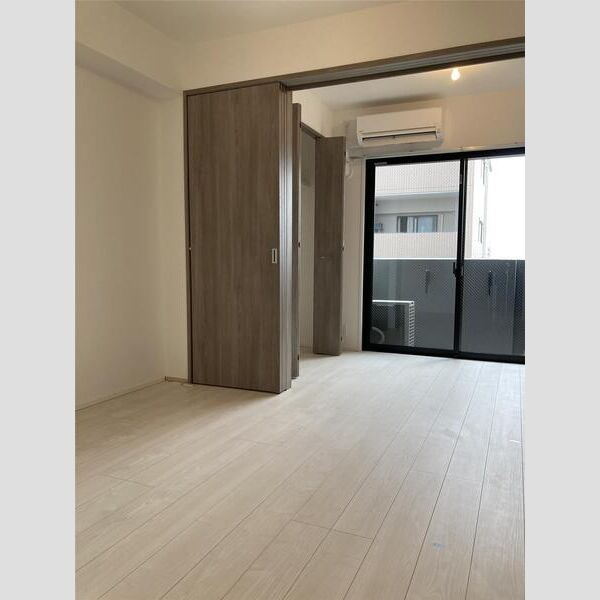 S-RESIDENCE六ツ門abreastⅡの居間・リビング|こちらの居間で趣味の時間をお楽しみください