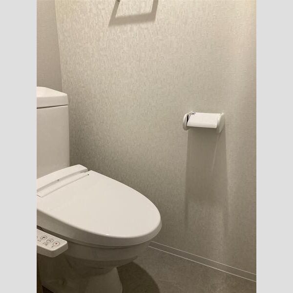 S-RESIDENCE六ツ門abreastⅡのトイレ|ゆったりとした空間のトイレです