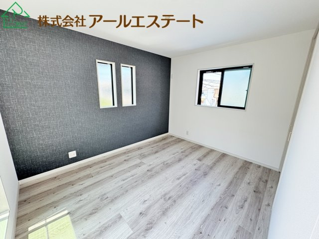 加古川市平岡町一色　　JR「東加古川駅」徒歩12分の洋室
