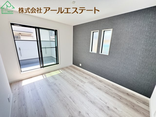 加古川市平岡町一色　　JR「東加古川駅」徒歩12分の洋室