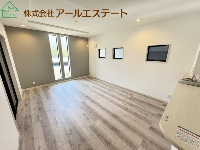 加古川市平岡町一色　　JR「東加古川駅」徒歩12分の居間・リビング