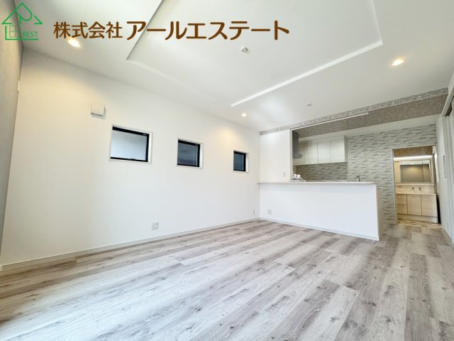 加古川市平岡町一色　　JR「東加古川駅」徒歩12分の居間・リビング