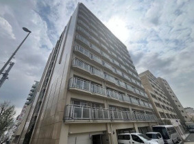 甲南クローバーハウスの外観