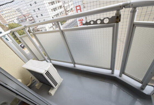 甲南クローバーハウスのバルコニー