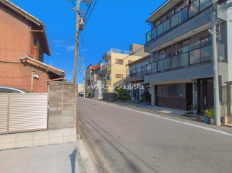 【前面道路含む現地写真】