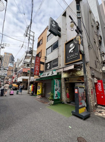 大阪市中央区難波４丁目の店舗一部の外観
