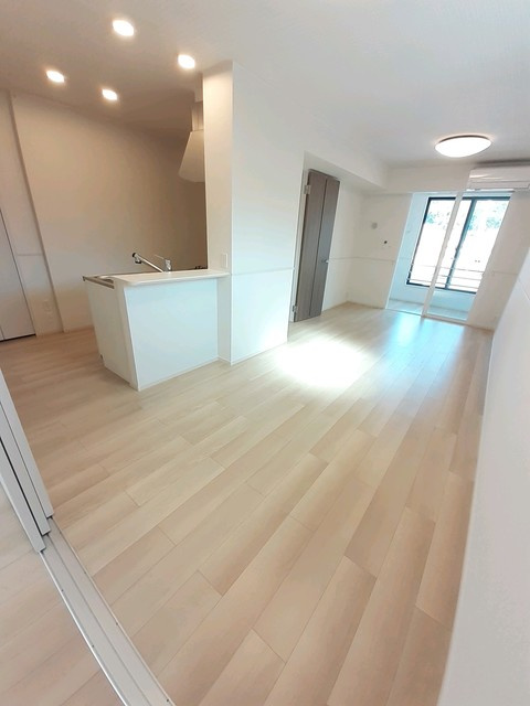 広島市安佐北区上深川町のアパートの居間・リビング