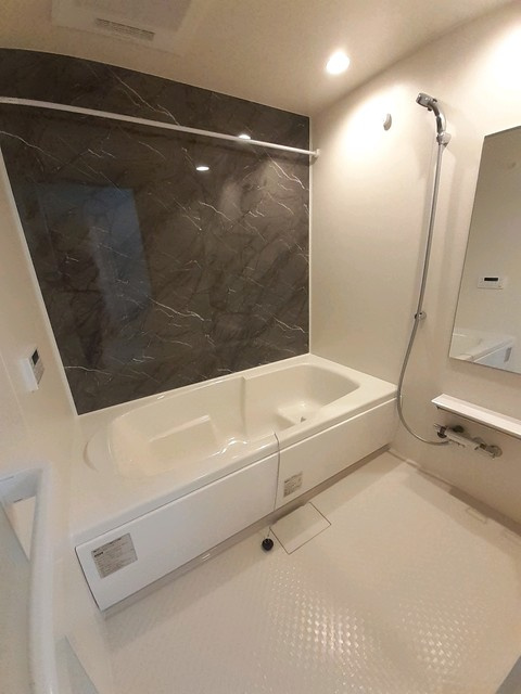 広島市安佐北区上深川町のアパートの浴室