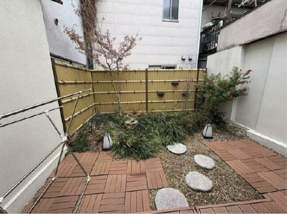 西七条西八反田町の庭