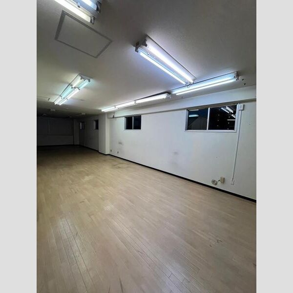 蒲生4丁目駅前ビルの内装