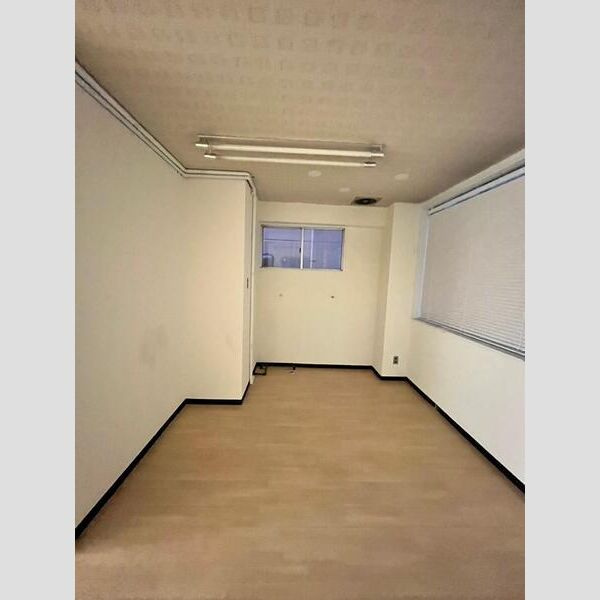 蒲生4丁目駅前ビルの内装