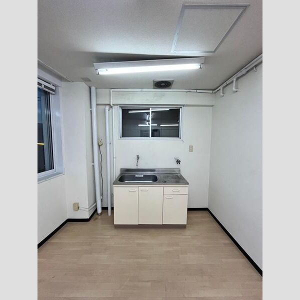 蒲生4丁目駅前ビルの内装