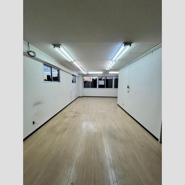 蒲生4丁目駅前ビルの内装