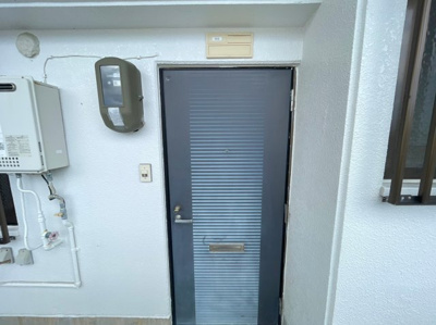 【玄関】 | コーポ高月 | ※退去前の為、302号室の写真になっております　現状優先です