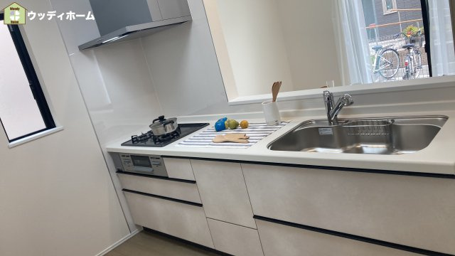 越谷市花田4丁目　新築一戸建て　C号棟のキッチン