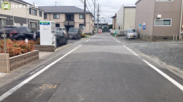 越谷市花田4丁目　新築一戸建て　C号棟の前面道路含む現地写真