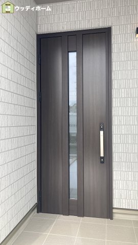 越谷市花田4丁目　新築一戸建て　C号棟の玄関