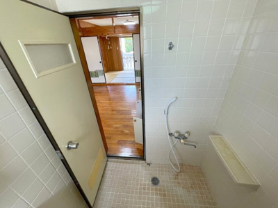 【浴室】 | コーポ高月 | ※退去前の為、302号室の写真になっております　現状優先です