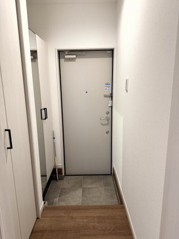 ルナ大久保駅前の玄関