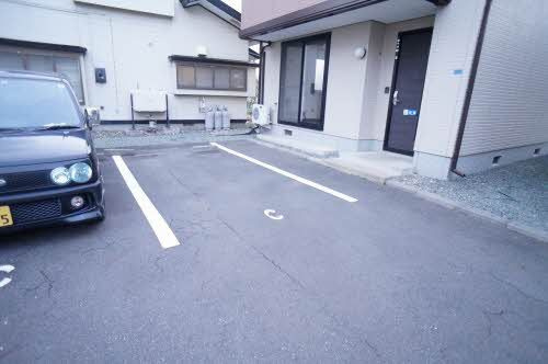 グランバリエ Ｃの駐車場