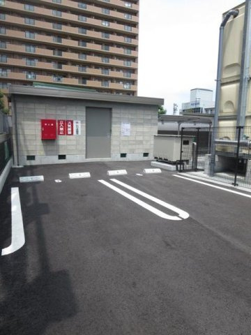 グランクリュ佐古　ＷＥＳＴの駐車場|駐車場があるので、車を買う予定の方も安心です