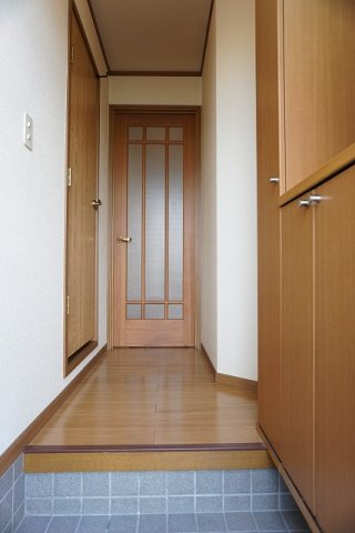 ＥＳＰＯＩＲ　ＫＵＲＯＤＡの玄関|明るい玄関です