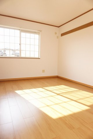ＥＳＰＯＩＲ　ＫＵＲＯＤＡの内装|明るい色調の室内です