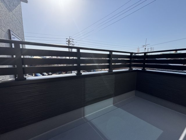 MELDIA昭和区川名本町301①｜名古屋市の戸建ならホームアップのバルコニー