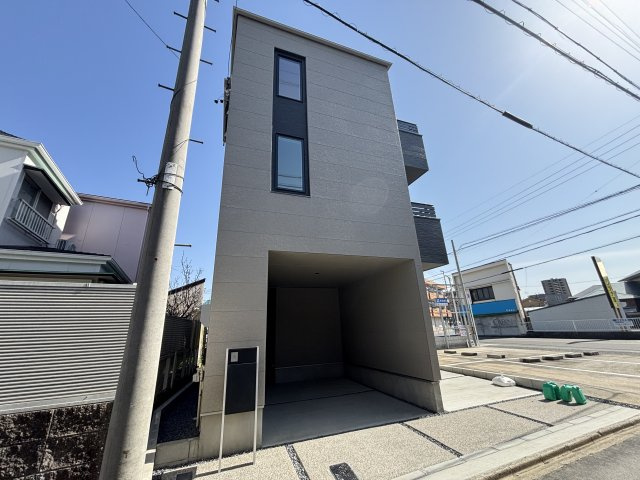 MELDIA昭和区川名本町301①｜名古屋市の戸建ならホームアップのセキュリティ|突然の来客やしつこい訪問営業もしっかりチェック。ドアを開ける前に相手を確認できるので、セキュリティ面でも心強い味方です。