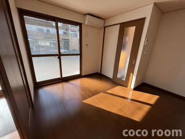 ビーンズスクエア　南棟の居間・リビング