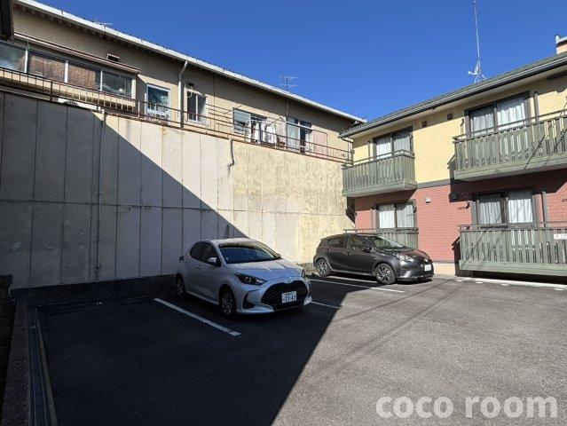 ビーンズスクエア　南棟の駐車場